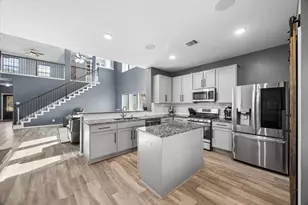 2036 Twin Lakes Blvd, West Columbia, TX 77486 - Photo 9