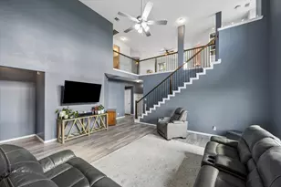 2036 Twin Lakes Blvd, West Columbia, TX 77486 - Photo 5