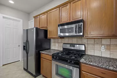 9128 Lakes At 610 Drive, Houston, TX 77054 - Photo 7