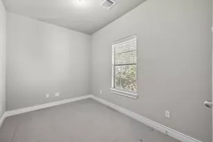 9128 Lakes at 610 Dr, Houston, TX 77054 - Photo 25