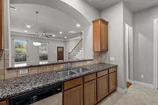 9128 Lakes at 610 Dr, Houston, TX 77054 - Photo 5