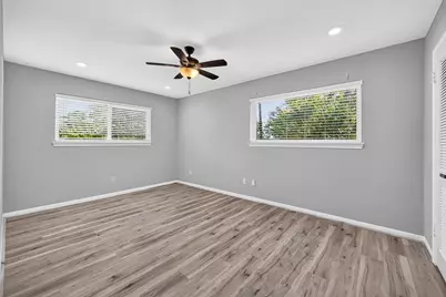 6707 Burning Tree Drive, Houston, TX 77036 - Photo 17