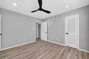 6707 Burning Tree Dr, Houston, TX 77036 - Photo 15