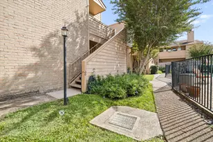 1915 Augusta Dr, Houston, TX 77057 - Photo 9