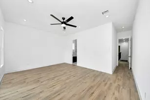 8313 Venus St, Houston, TX 77088 - Photo 17