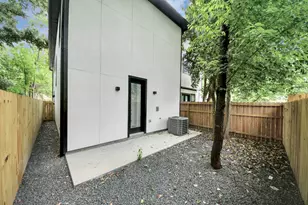 8313 Venus St, Houston, TX 77088 - Photo 33