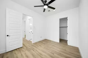 8313 Venus St, Houston, TX 77088 - Photo 29