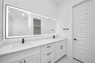 8313 Venus St, Houston, TX 77088 - Photo 21