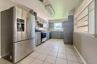 7915 Leader St, Houston, TX 77036 - Photo 3