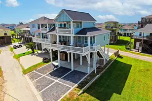 2906 Shady Ln, Crystal Beach, TX 77650 - Photo 1