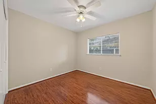 2931 Parkwood Manor Dr, Houston, TX 77339 - Photo 11