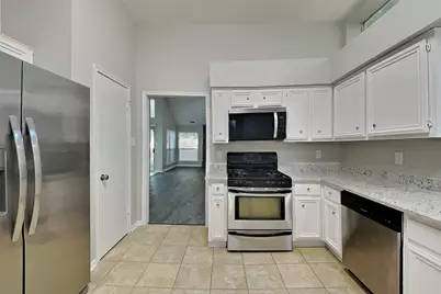22 S Rain Forest Court, Spring, TX 77380 - Photo 5