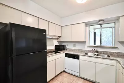 7714 Renwick Dr #H57, Houston, TX 77081 - Photo 11