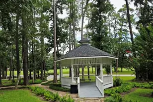 49 Robert E Lee Dr, Conroe, TX 77302 - Photo 5