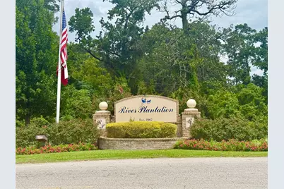 49 Robert E Lee Drive, Conroe, TX 77302 - Photo 1