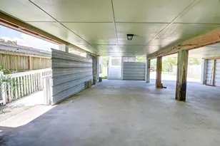 641 4th St, San Leon, TX 77539 - Photo 41