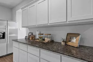 1018 Sycamore Dr, Rosharon, TX 77583 - Photo 3