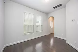 9603 Cambridge Manor Ln, Houston, TX 77045 - Photo 5