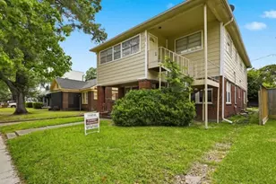 1655 Hawthorne St, Houston, TX 77006 - Photo 3