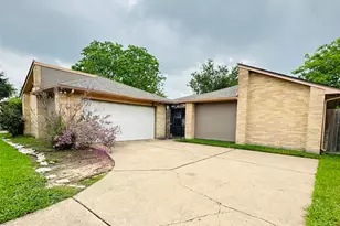 2115 Barrington Pl Dr, Sugar Land, TX 77478 - Photo 3