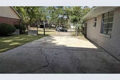 7807 Bellerive Dr Drive, Houston, TX 77036 - Photo 47