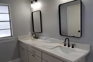 7807 Bellerive Dr Dr, Houston, TX 77036 - Photo 37