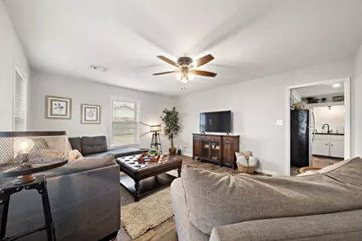 702 S 2nd Street, La Porte, TX 77571 - Photo 3