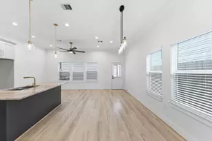 7805 Dyer St, Houston, TX 77088 - Photo 7