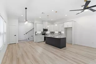 7805 Dyer St, Houston, TX 77088 - Photo 5