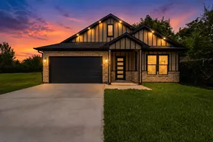 415 S 2nd St, La Porte, TX 77571 - Photo 17