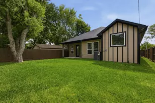 415 S 2nd St, La Porte, TX 77571 - Photo 19