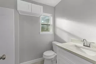 609 Debbie Ln, Alvin, TX 77511 - Photo 13