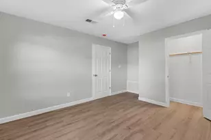 609 Debbie Ln, Alvin, TX 77511 - Photo 15