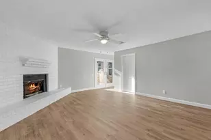 609 Debbie Ln, Alvin, TX 77511 - Photo 7