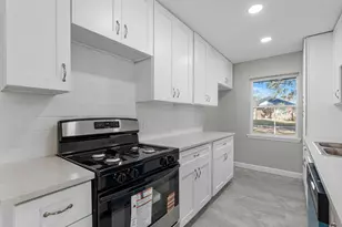 609 Debbie Ln, Alvin, TX 77511 - Photo 7