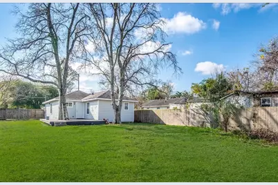 4717 Mallow Street, Houston, TX 77033 - Photo 3