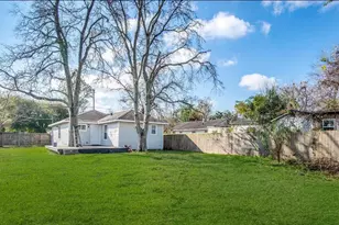 4717 Mallow St, Houston, TX 77033 - Photo 3