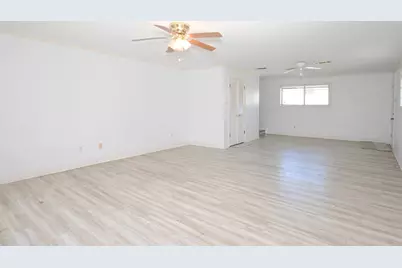 2801 Avenue I, Bay City, TX 77414 - Photo 39