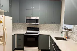 7575 Cambridge St, Houston, TX 77054 - Photo 9