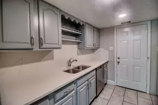 6393 S Briar Bayou Dr, Houston, TX 77072 - Photo 3