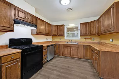 701 E Humble Street, Baytown, TX 77520 - Photo 13