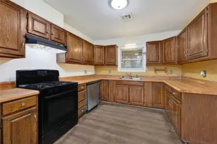 701 E Humble St, Baytown, TX 77520 - Photo 13