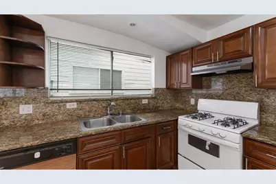3818 W Traditions Boulevard, Houston, TX 77082 - Photo 23
