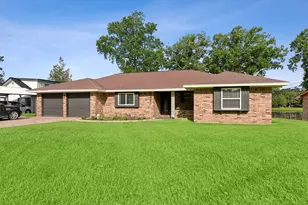 485 E Lake Dr, Livingston, TX 77351 - Photo 1
