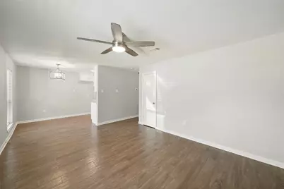 2526 Appian Way #2, New Caney, TX 77357 - Photo 5