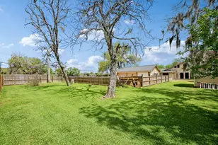 315 Arrow Wood St, Lake Jackson, TX 77566 - Photo 27