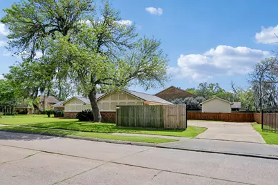315 Arrowwood St, Lake Jackson, TX 77566 - Photo 29