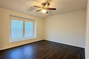 6807 Bardsdale Ct, Rosharon, TX 77583 - Photo 11