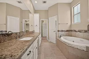 546 Bomar St, Houston, TX 77006 - Photo 33