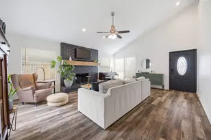 3711 Moss Tree Rd, Houston, TX 77043 - Photo 5